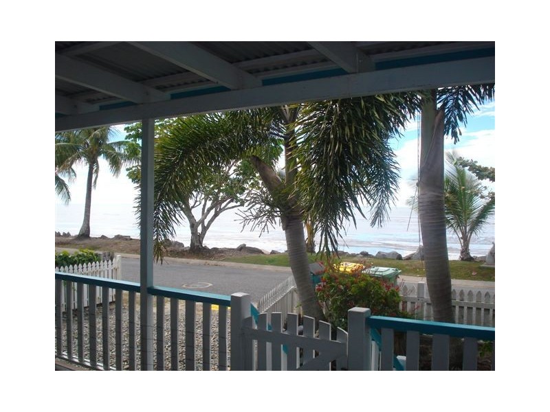 183  O’Shea Esplanade, Machans Beach QLD 4878