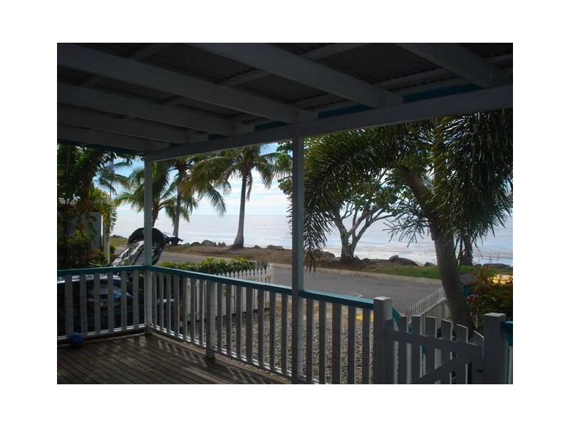 183  O’Shea Esplanade, Machans Beach QLD 4878