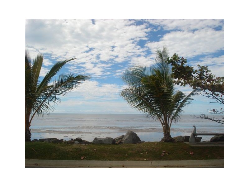 183  O’Shea Esplanade, Machans Beach QLD 4878