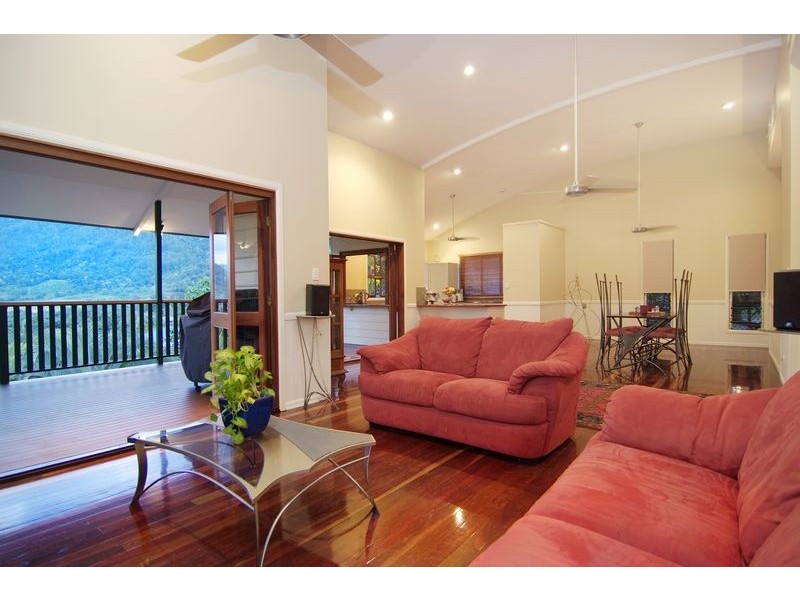 23 BAROSSA CLOSE, Whitfield QLD 4870