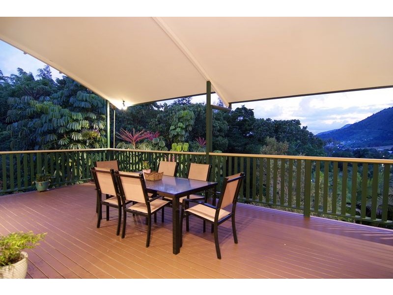 23 BAROSSA CLOSE, Whitfield QLD 4870