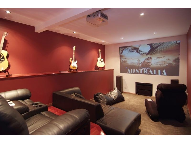 23 BAROSSA CLOSE, Whitfield QLD 4870