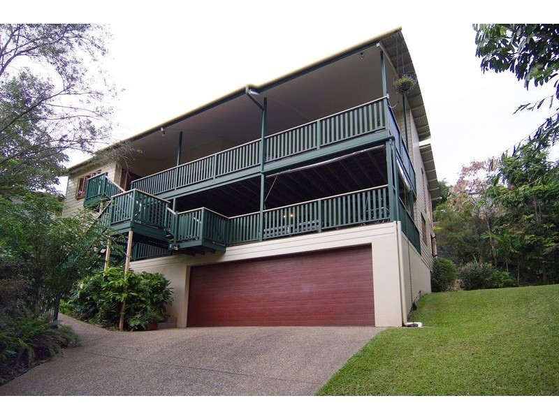 23 BAROSSA CLOSE, Whitfield QLD 4870