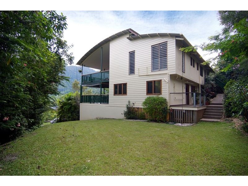 23 BAROSSA CLOSE, Whitfield QLD 4870