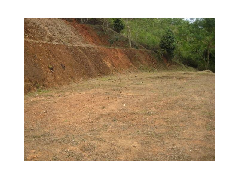 3 Hussar Close, Kanimbla QLD 4870