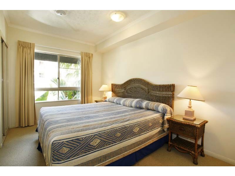 APT. 1722 / 2 Greenslopes Street, Cairns QLD 4870