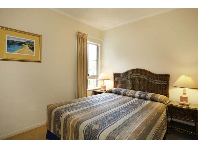 APT. 1722 / 2 Greenslopes Street, Cairns QLD 4870