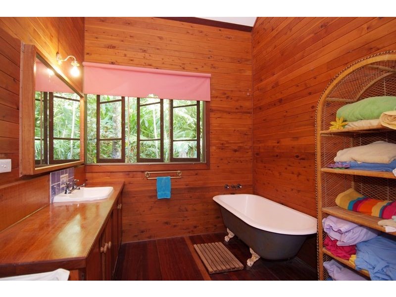 6  Charlekata Close, Freshwater QLD 4870