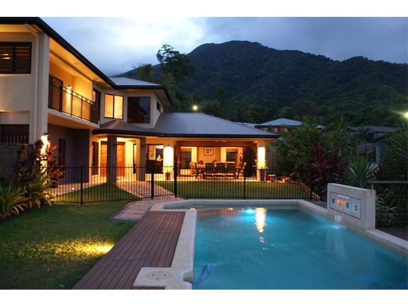 77 Daphne Drive, Redlynch QLD 4870