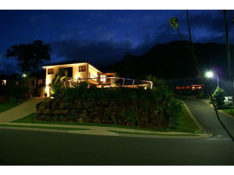 77 Daphne Drive, Redlynch QLD 4870