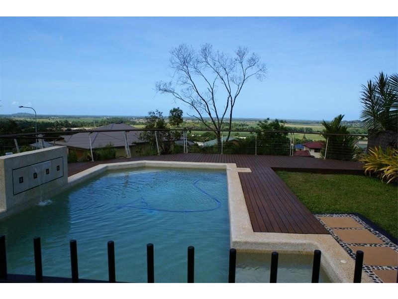 77 Daphne Drive, Redlynch QLD 4870