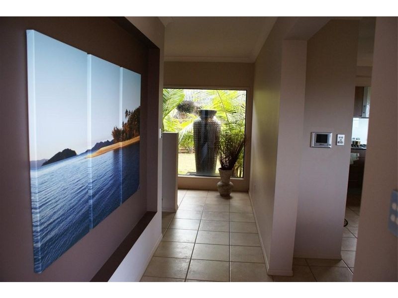 77 Daphne Drive, Redlynch QLD 4870