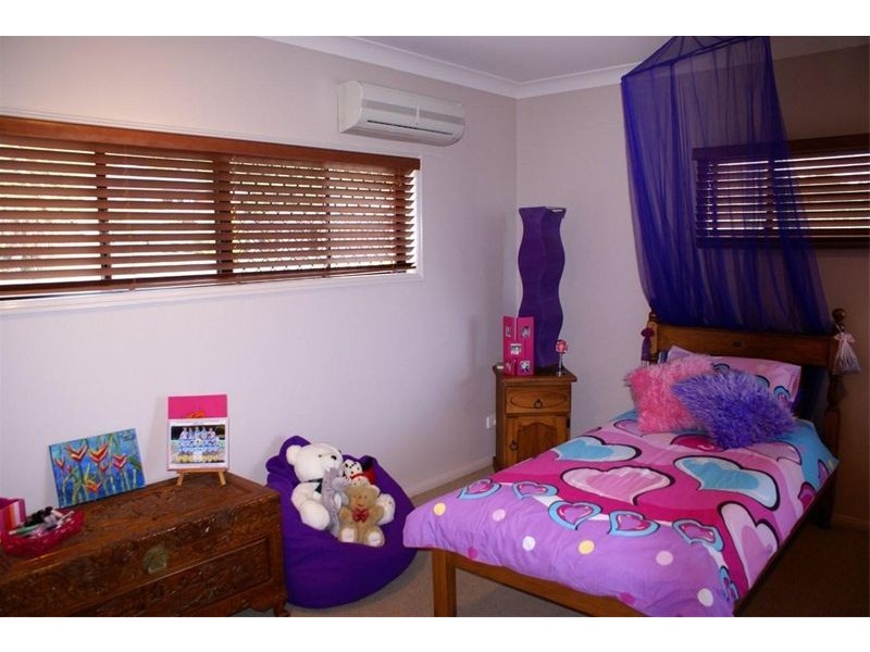 77 Daphne Drive, Redlynch QLD 4870