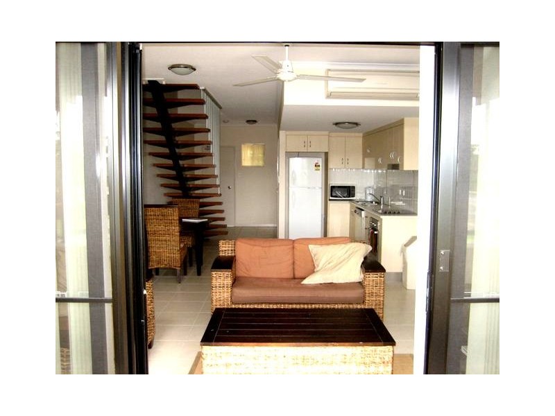 Apt.11 /   243 MCLEOD STREET, Cairns North QLD 4870