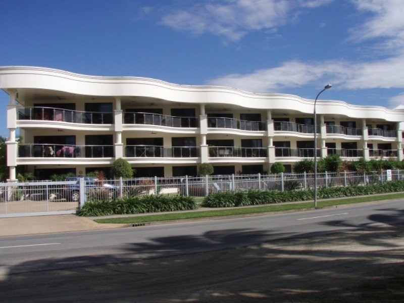 APT. 4 / 285 WATERMARK, The Esplanade, Cairns QLD 4870