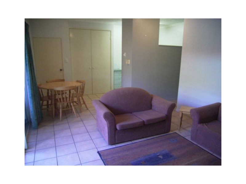 APT. 11/4-5  Hollett Close, Cairns North QLD 4870