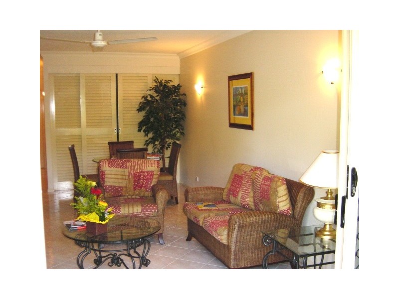 APT. 1107 / 2 Greenslopes Street, Cairns North QLD 4870