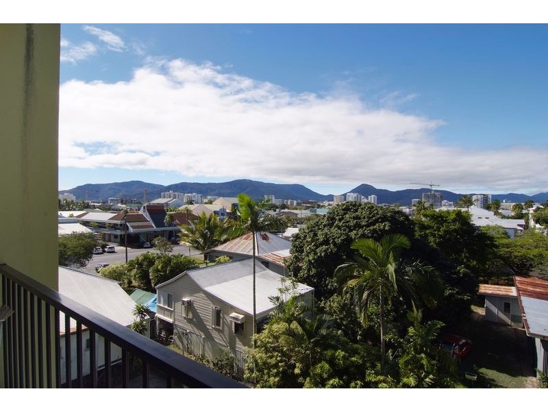 APT. 28 ACCENT ON MCLEOD, Cairns City QLD 4870