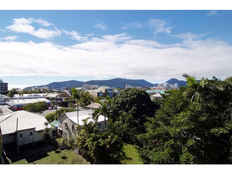 APT. 28 ACCENT ON MCLEOD, Cairns City QLD 4870