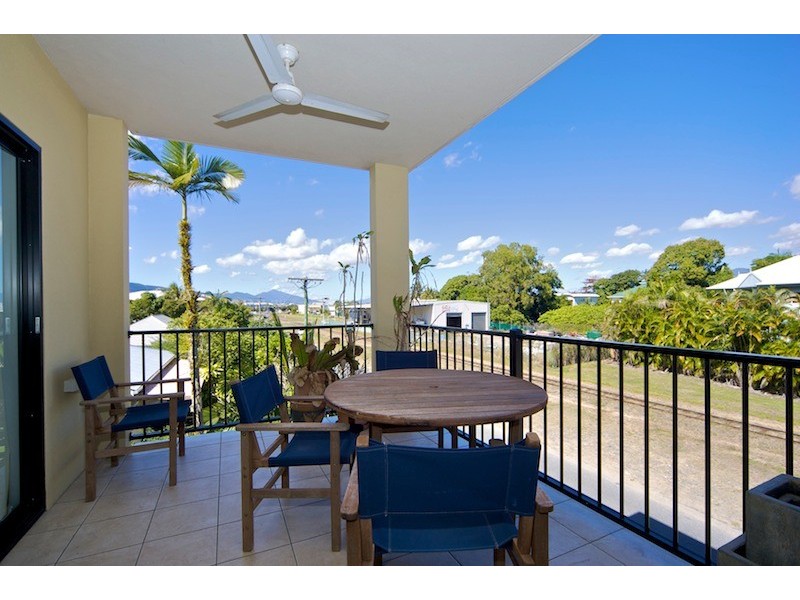 6 ACCENT ON MCLEOD, Cairns QLD 4870