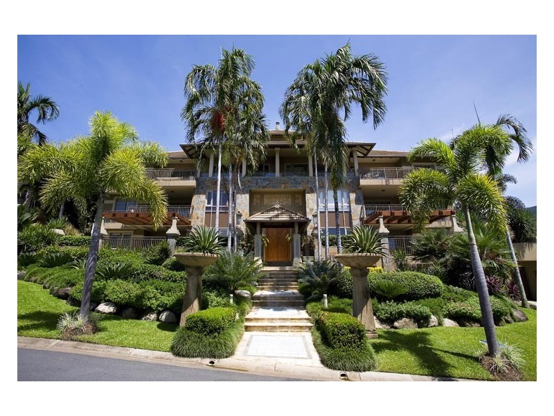 APT. 4 / 11  Colonel Cummings Drive, Santai, Palm Cove QLD 4879