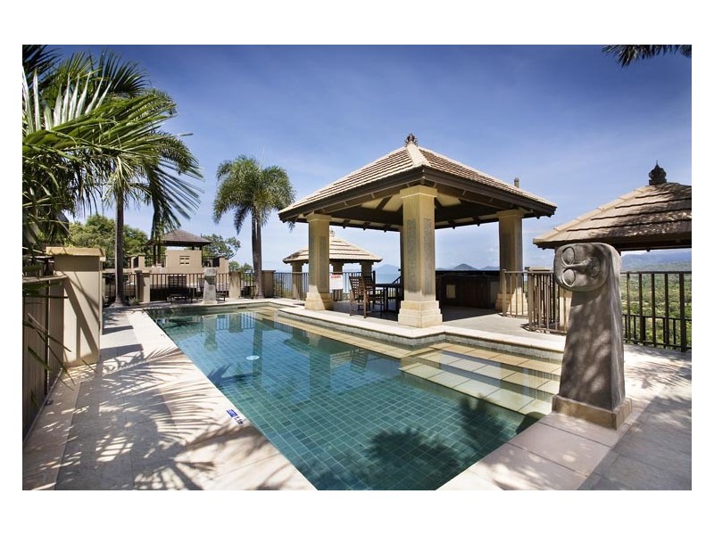 APT. 4 / 11  Colonel Cummings Drive, Santai, Palm Cove QLD 4879