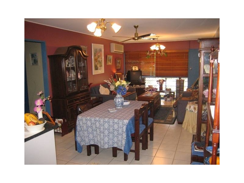 2/1   Compass Close, Edge Hill QLD 4870