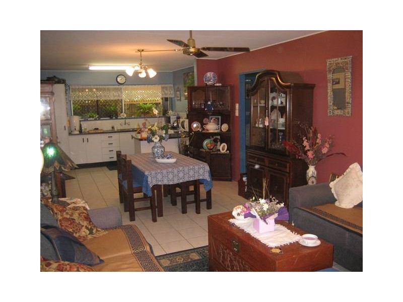 2/1   Compass Close, Edge Hill QLD 4870