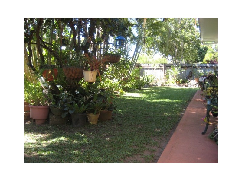 2/1   Compass Close, Edge Hill QLD 4870