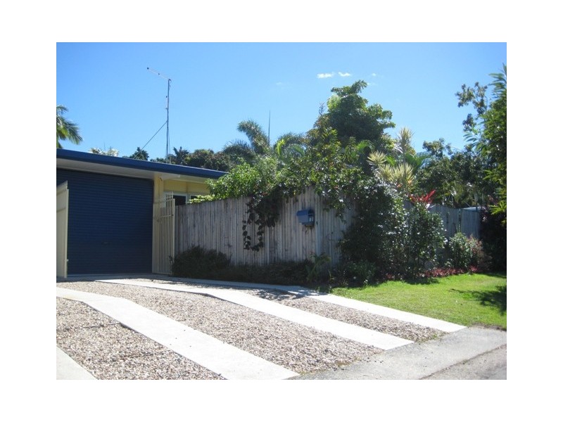 2/1   Compass Close, Edge Hill QLD 4870