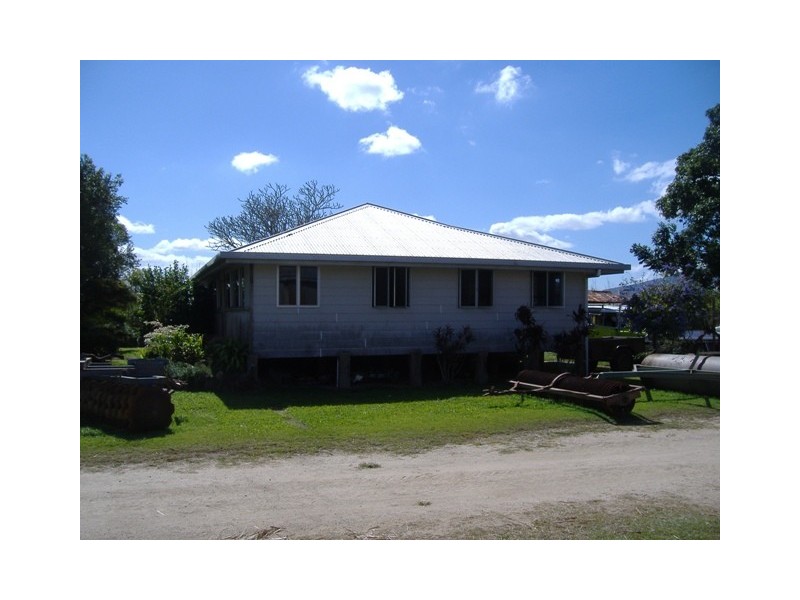 124  MOLLER ROAD, Aloomba QLD 4871