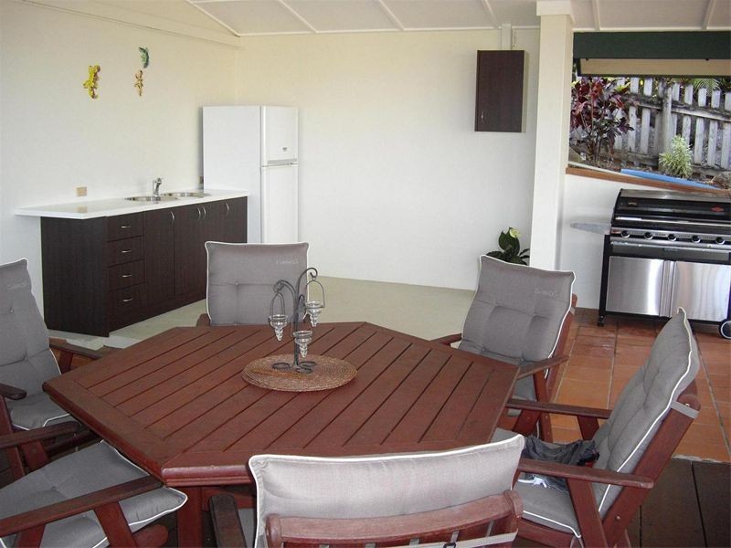 17 Amaroo Close (End of Darkin), Smithfield QLD 4878