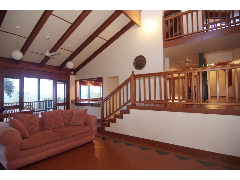 17 Amaroo Close (End of Darkin), Smithfield QLD 4878