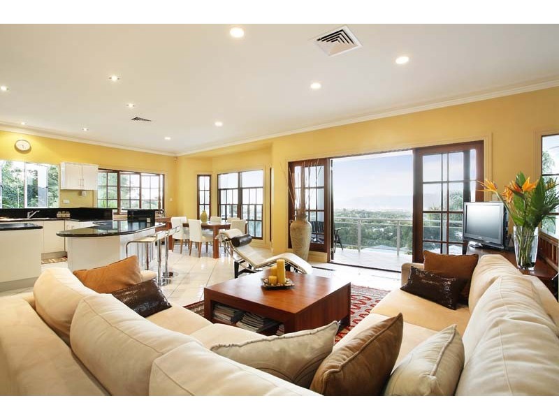 12 Julian Close, Mooroobool QLD 4870