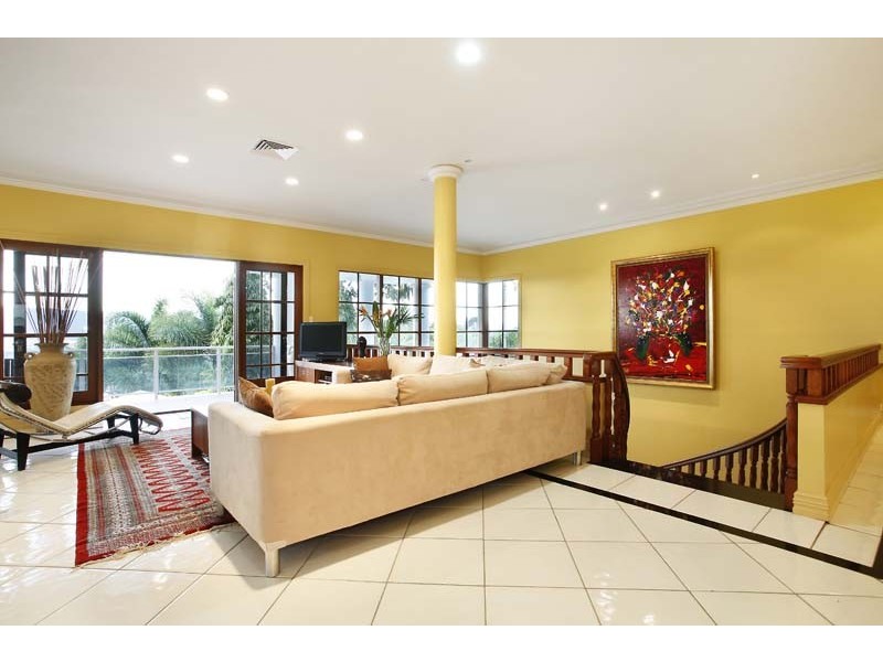 12 Julian Close, Mooroobool QLD 4870