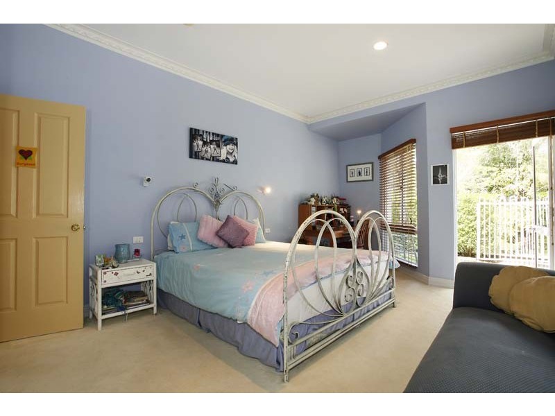 12 Julian Close, Mooroobool QLD 4870