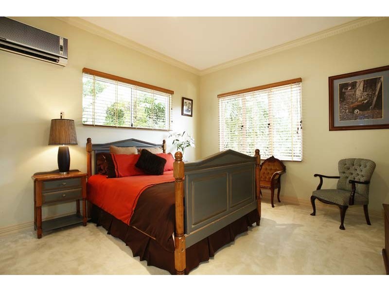 12 Julian Close, Mooroobool QLD 4870