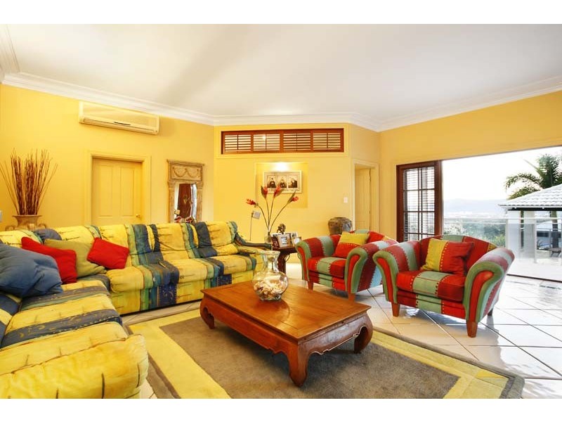 12 Julian Close, Mooroobool QLD 4870