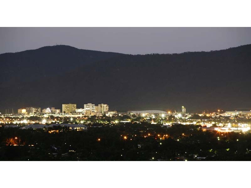 12 Julian Close, Mooroobool QLD 4870