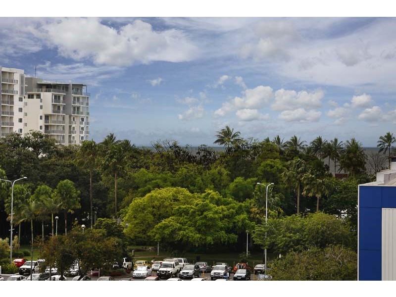 APT. 606 / 123  Grafton Street, Cairns QLD 4870