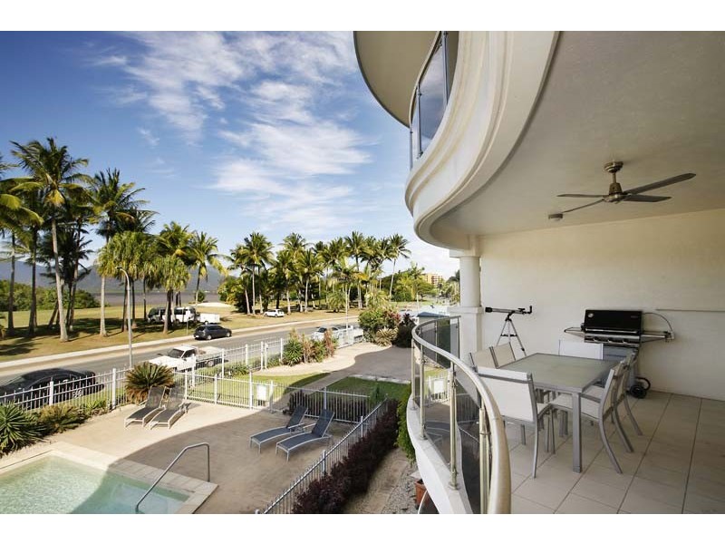 APT 9 / 291 The Esplanade, Cairns QLD 4870