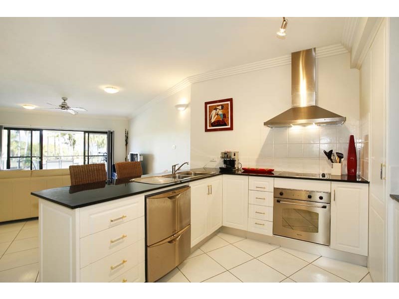 APT 9 / 291 The Esplanade, Cairns QLD 4870