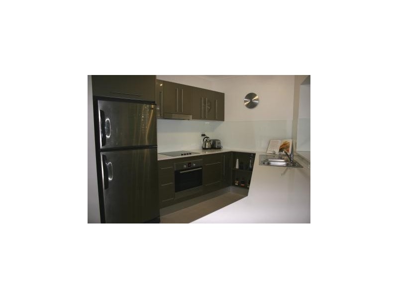APT. 4 / 105 Collins Avenue, Cairns QLD 4870