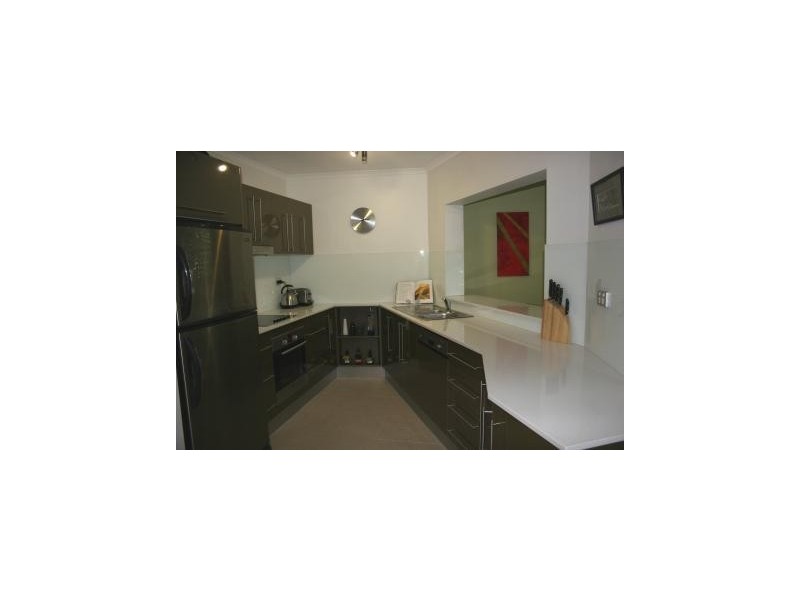 APT. 4 / 105 Collins Avenue, Cairns QLD 4870