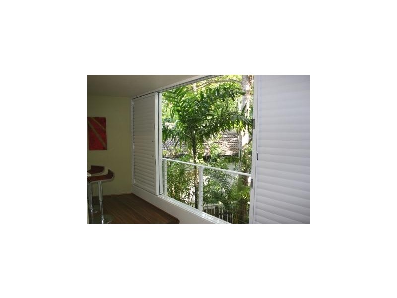 APT. 4 / 105 Collins Avenue, Cairns QLD 4870