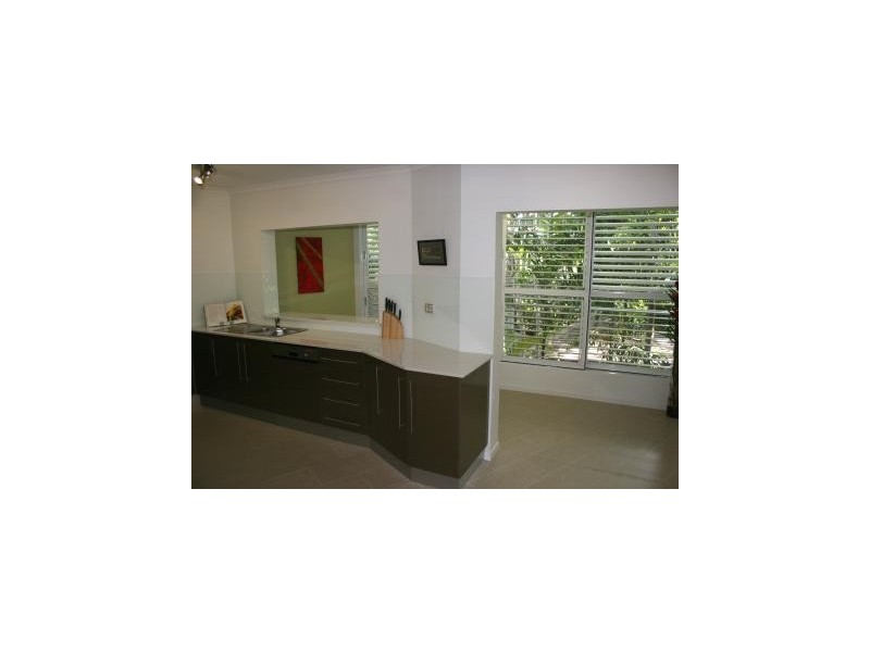 APT. 4 / 105 Collins Avenue, Cairns QLD 4870