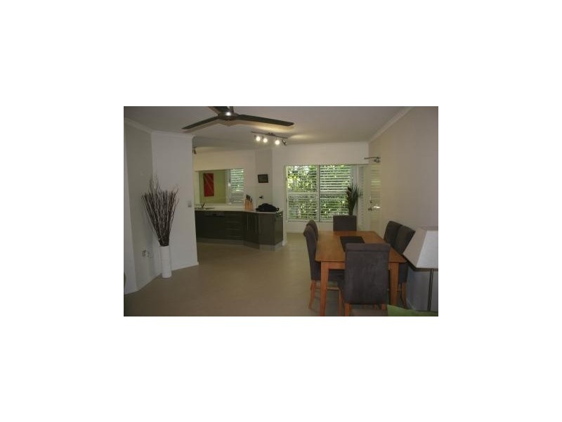 APT. 4 / 105 Collins Avenue, Cairns QLD 4870