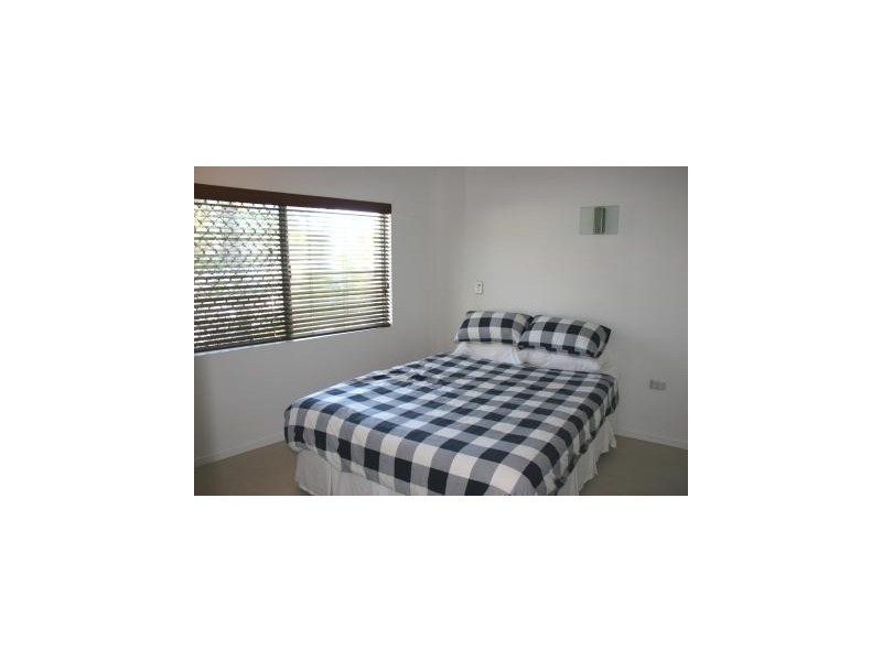 APT. 4 / 105 Collins Avenue, Cairns QLD 4870
