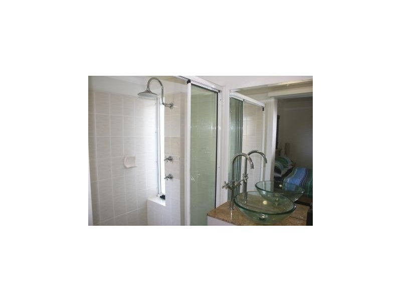 APT. 4 / 105 Collins Avenue, Cairns QLD 4870