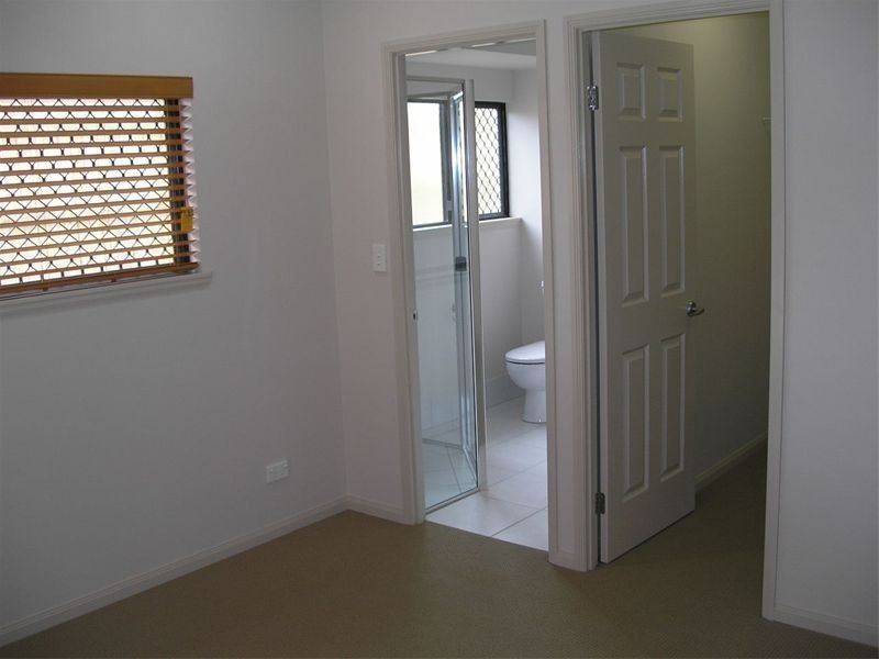 6  Fitzmaurice Drive, Silkwood Ridge, Bentley Park QLD 4869